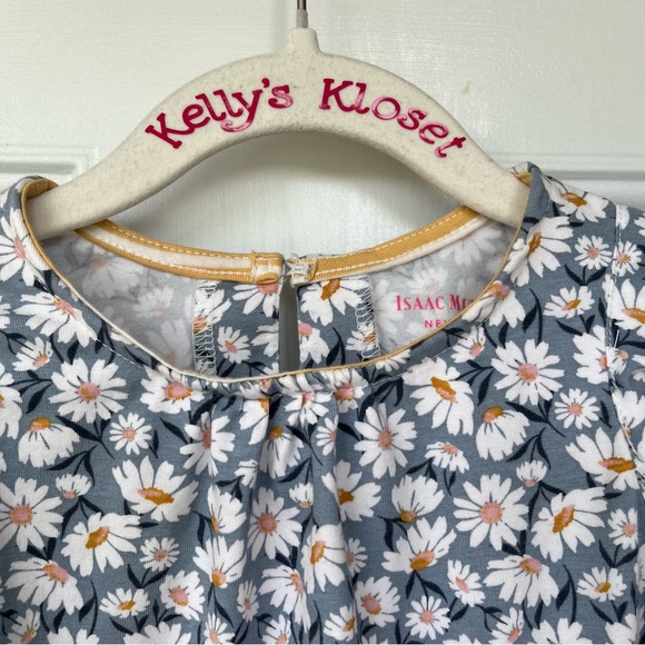 •Isaac Mizrahi• Floral Knit Flutter Sleeve Dress - Size 3T - Picture 3 of 7